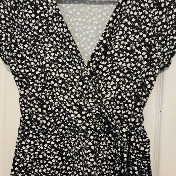 Rebel Sugar Peplum Petite Wrap Top - Picture 4 of 4